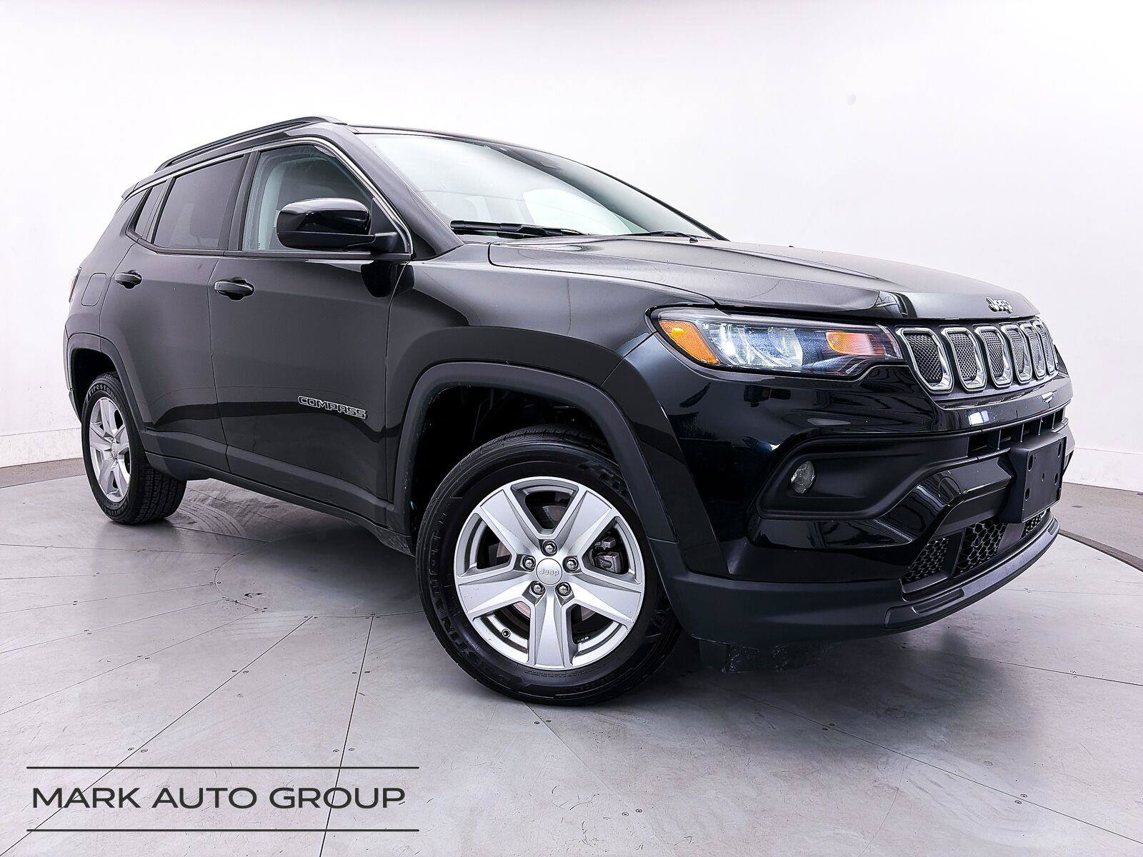 Used 2022 Jeep Compass Latitude w/ Sun and Sound Group AWD/4WD image 1
