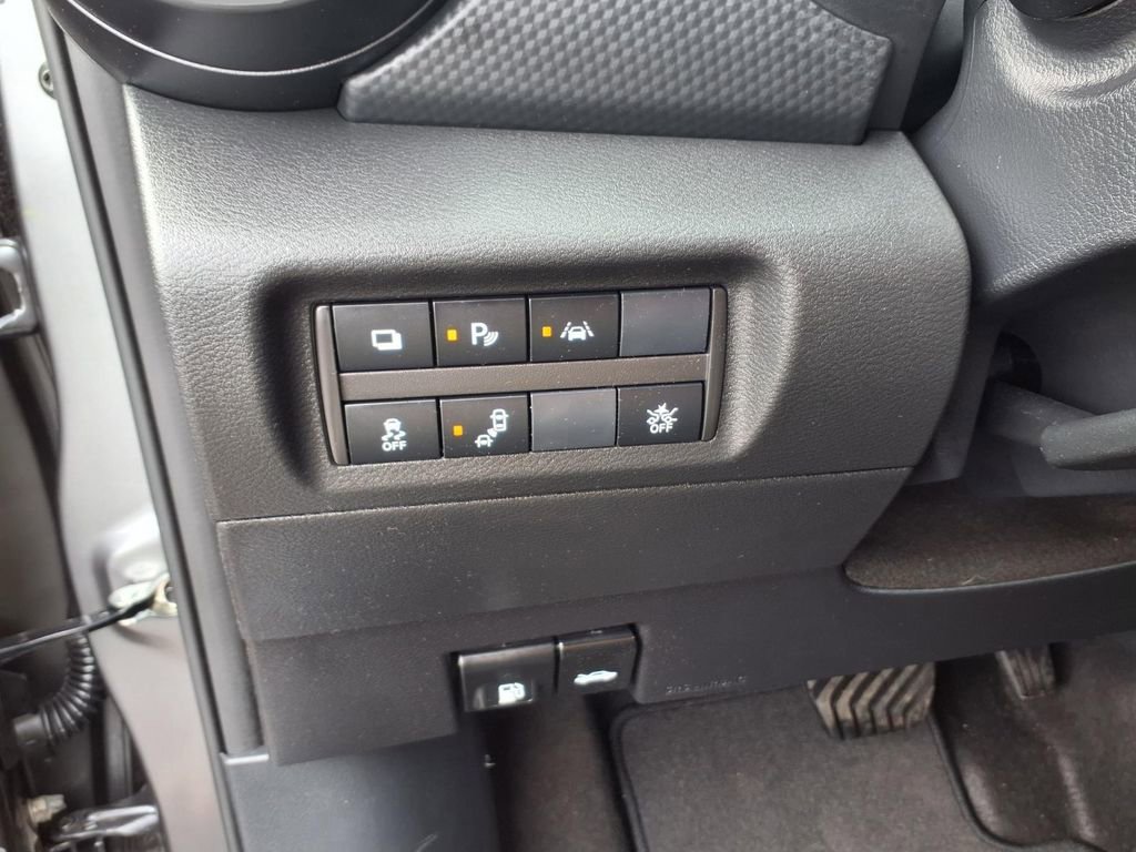 Certified 2025 Nissan Kicks Play S image 13