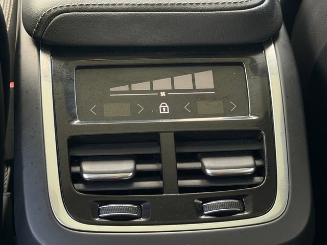 Certified 2024 Volvo XC60 B5 Ultimate AWD/4WD image 15