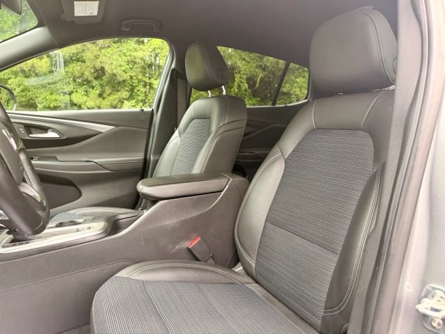 Used 2025 Buick Envista Preferred w/ Convenience I Package FWD image 27