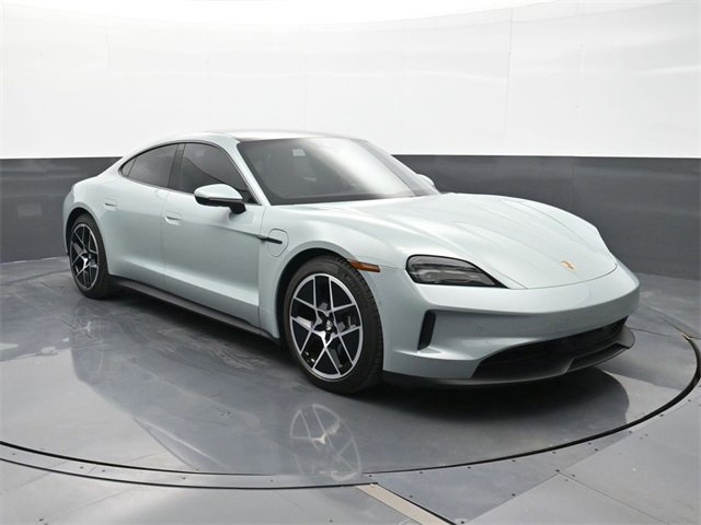 Used 2025 Porsche Taycan image 24