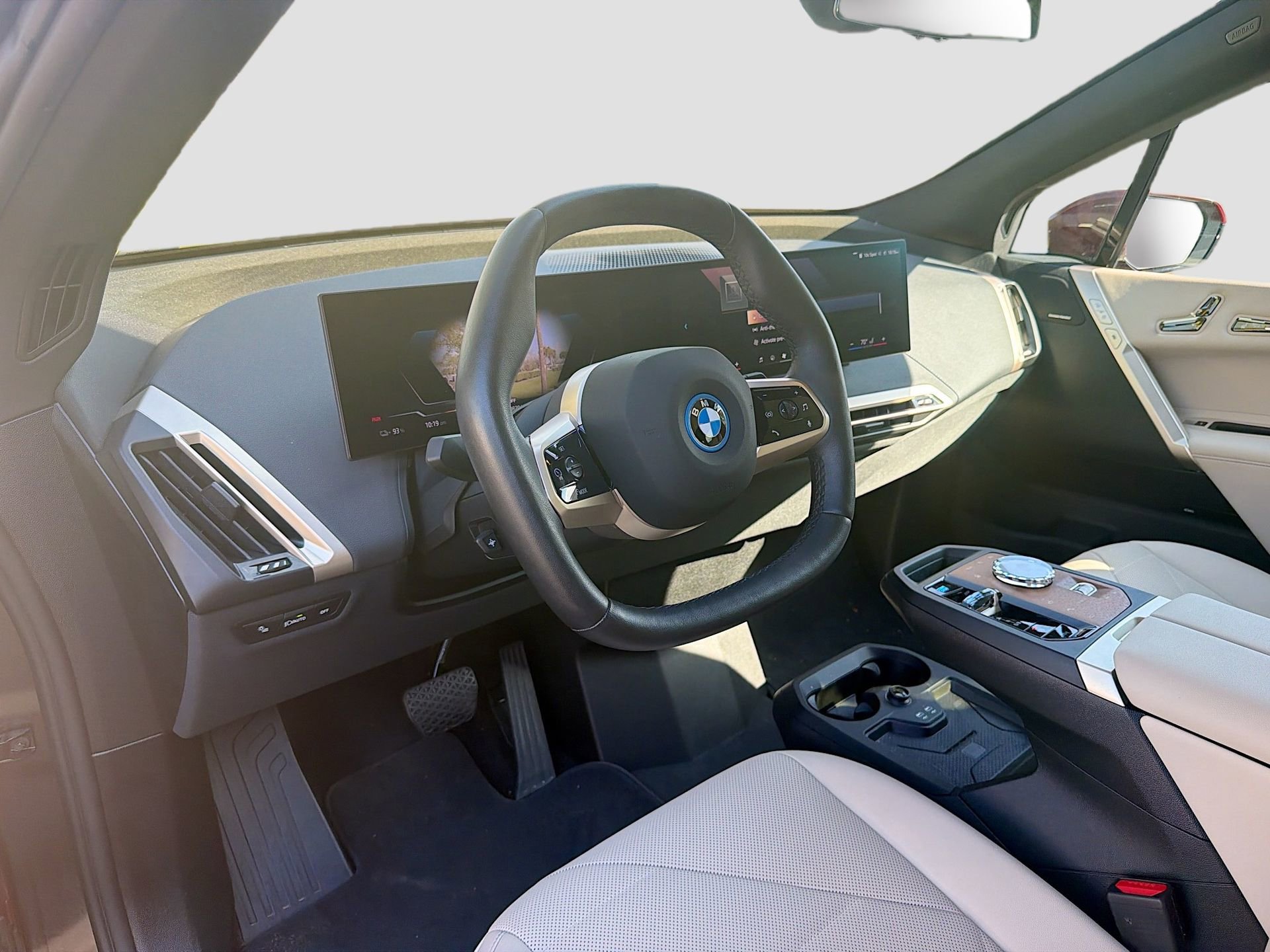 Certified 2025 BMW iX xDrive50 w/ Premium Package image 28