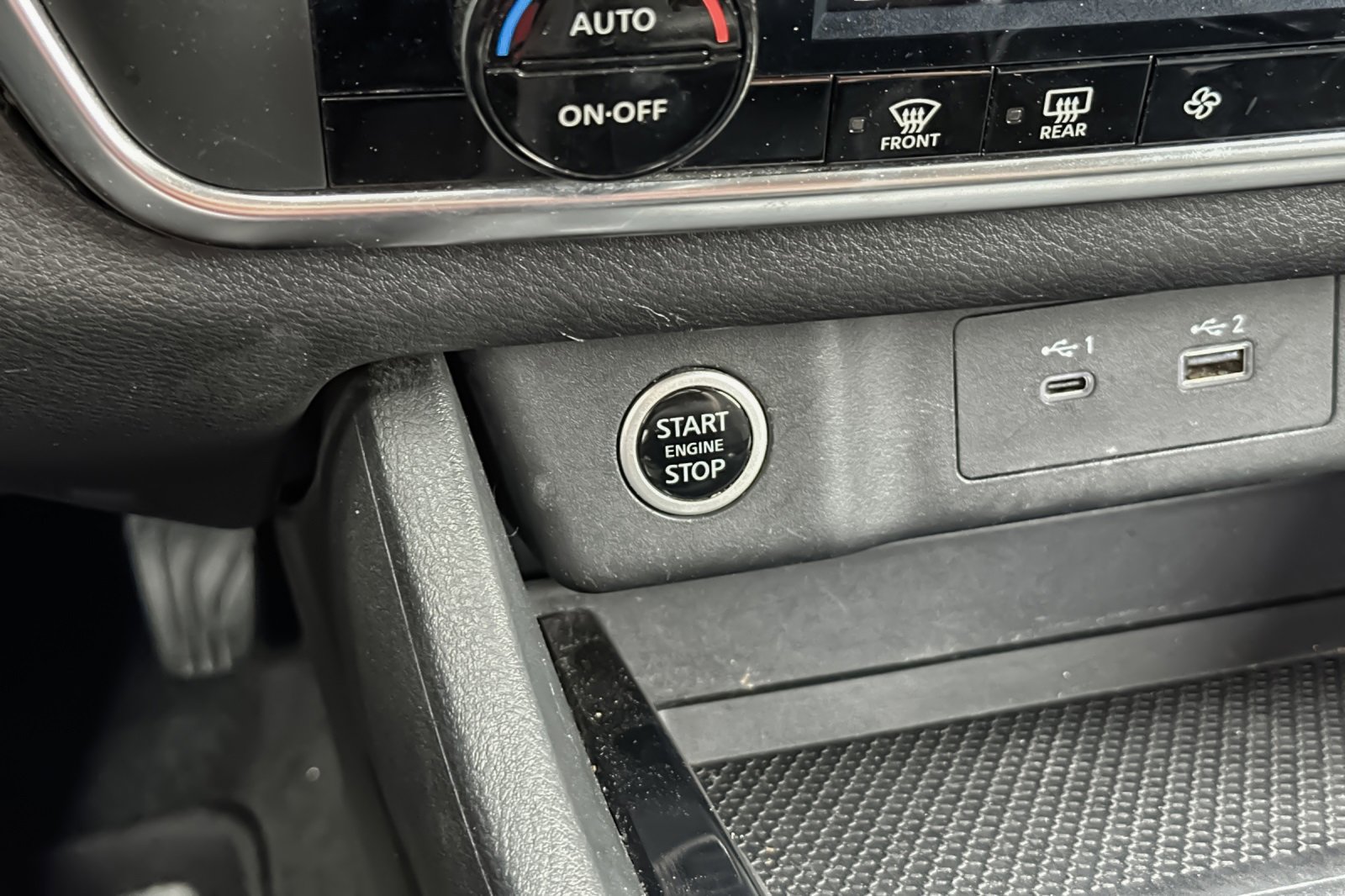 Used 2023 Nissan Rogue SV image 22