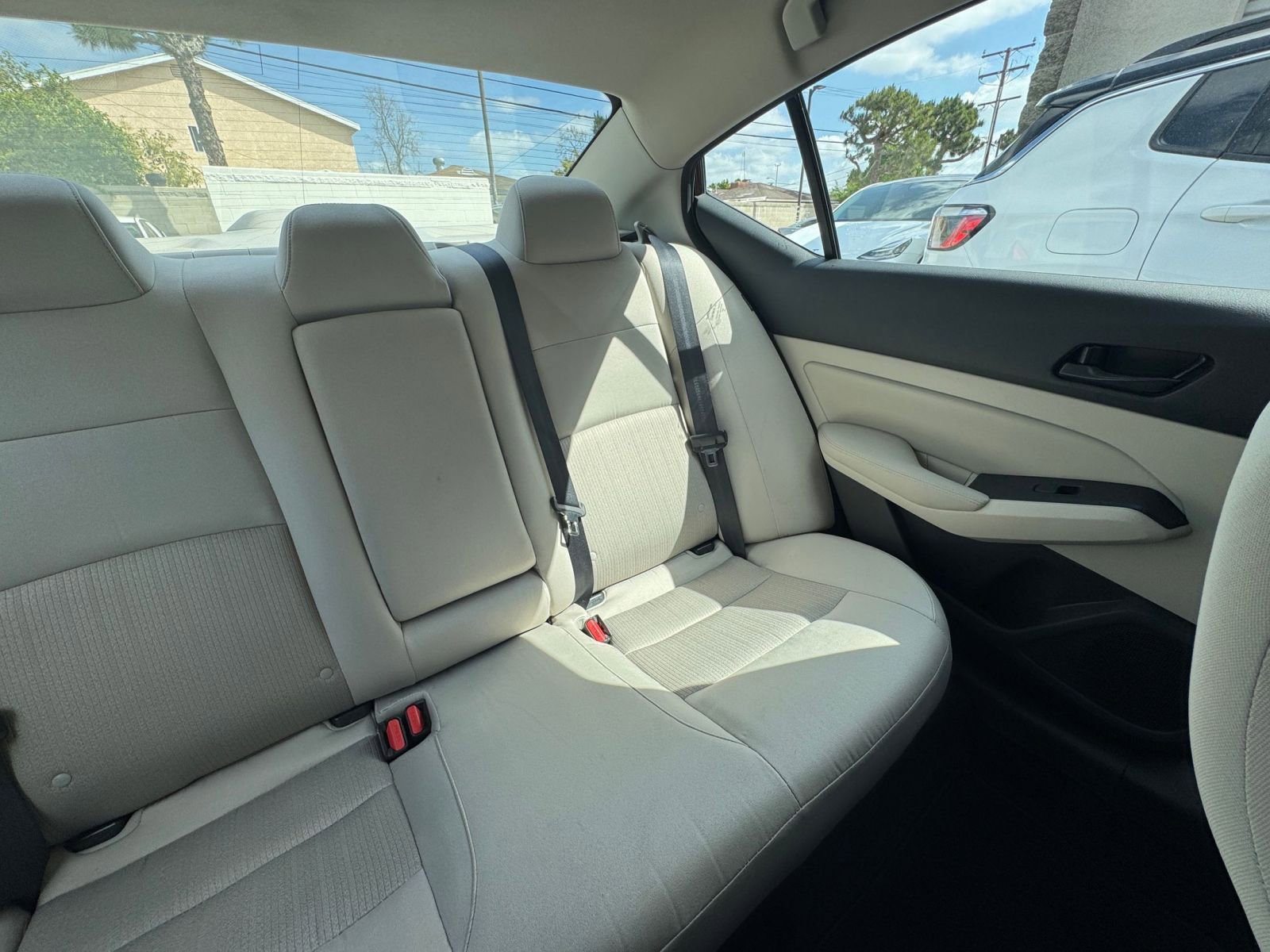 Used 2025 Nissan Altima 2.5 SV FWD image 38