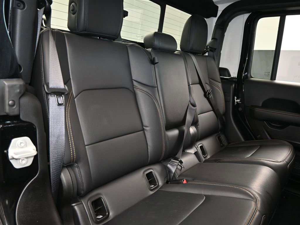 Used 2024 Jeep Gladiator Sport w/ Premium Package image 37