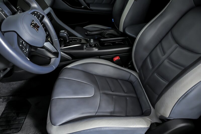 Used 2020 Nissan GT-R Premium AWD/4WD image 21