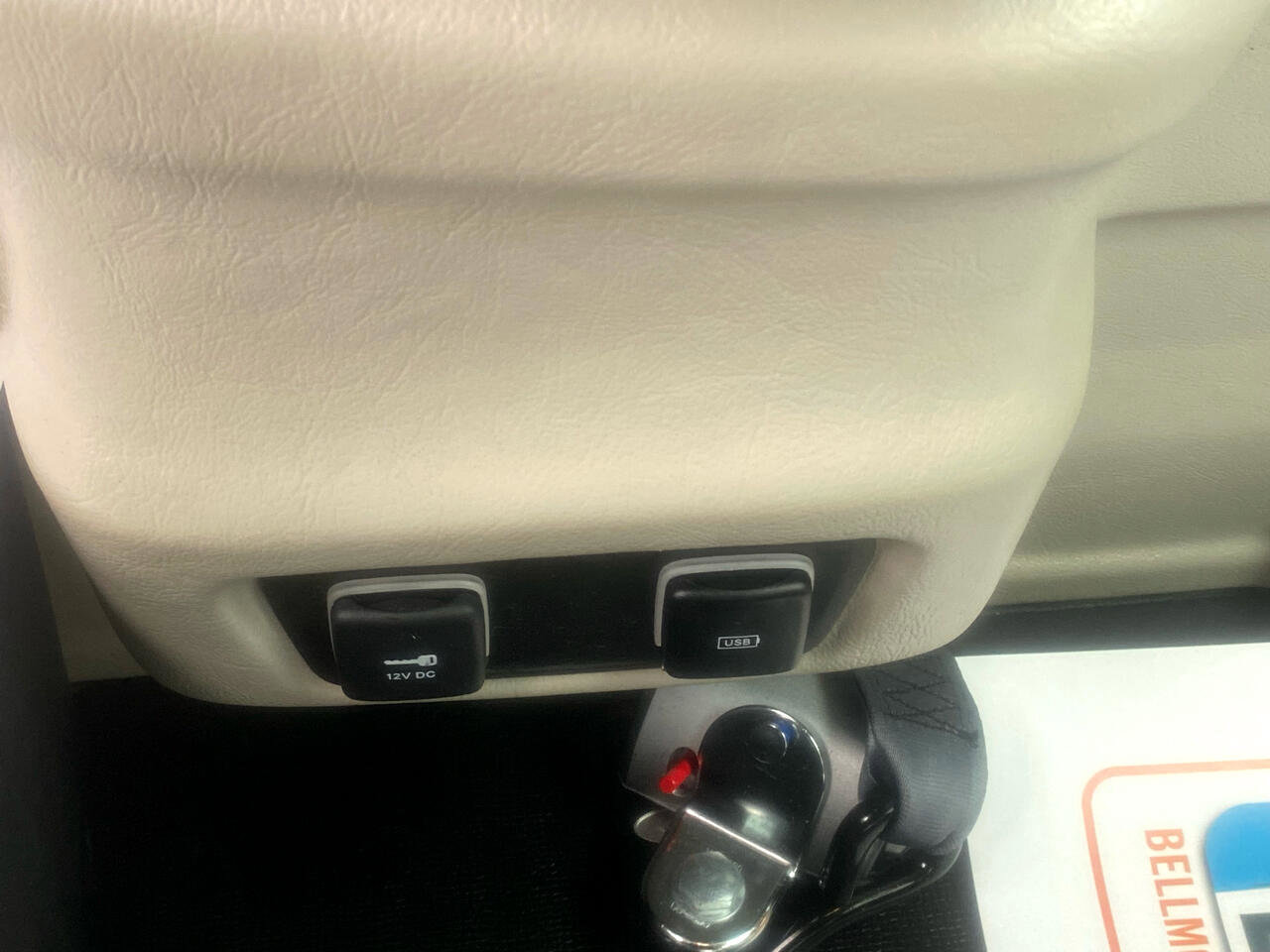 Used 2018 Chrysler Pacifica Touring-L w/ Tire & Wheel Group image 29