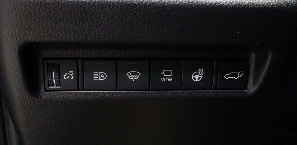 Used 2020 Toyota RAV4 Limited image 27