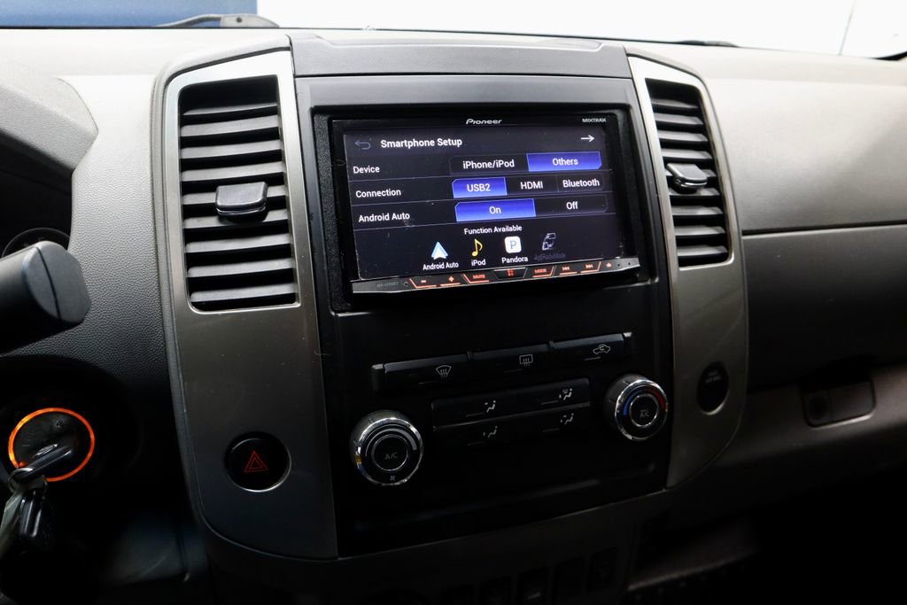 Used 2011 Nissan Frontier SL image 32