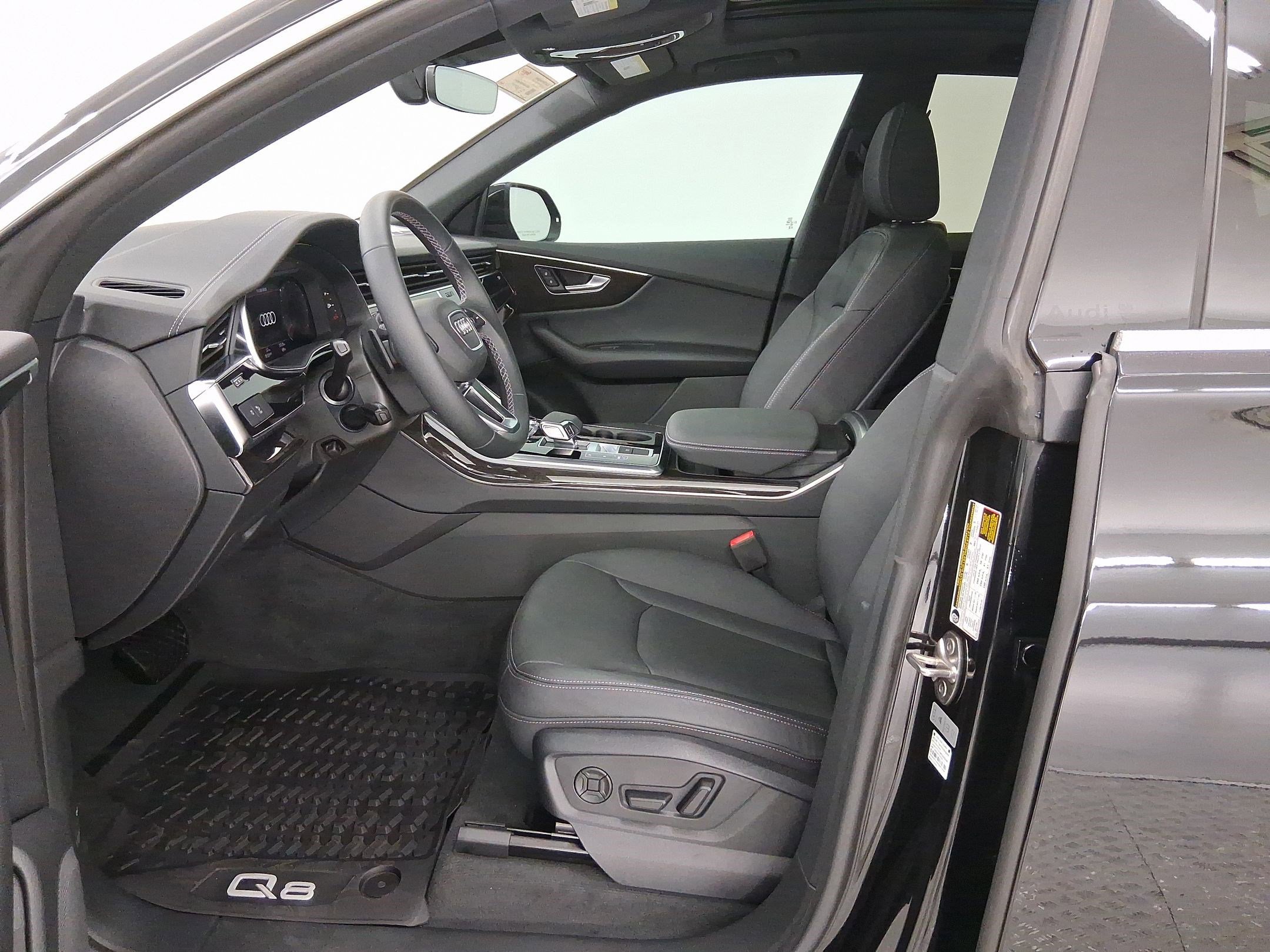 New 2025 Audi Q8 Premium image 5