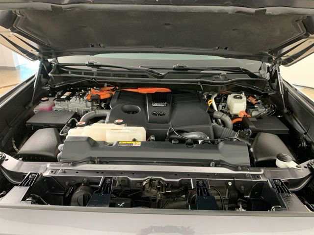 Used 2023 Toyota Sequoia SR5 w/ SR5 Premium Package AWD/4WD image 47