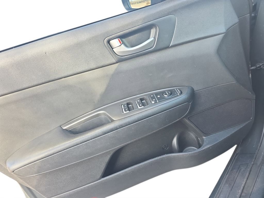 Used 2016 Kia Optima LX image 17