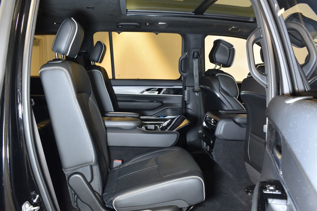 Used 2023 Jeep Grand Wagoneer Series II w/ Quick Order Packagew 28T image 30