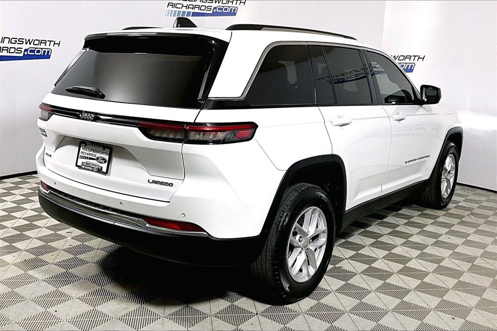 Used 2023 Jeep Grand Cherokee Laredo X image 9