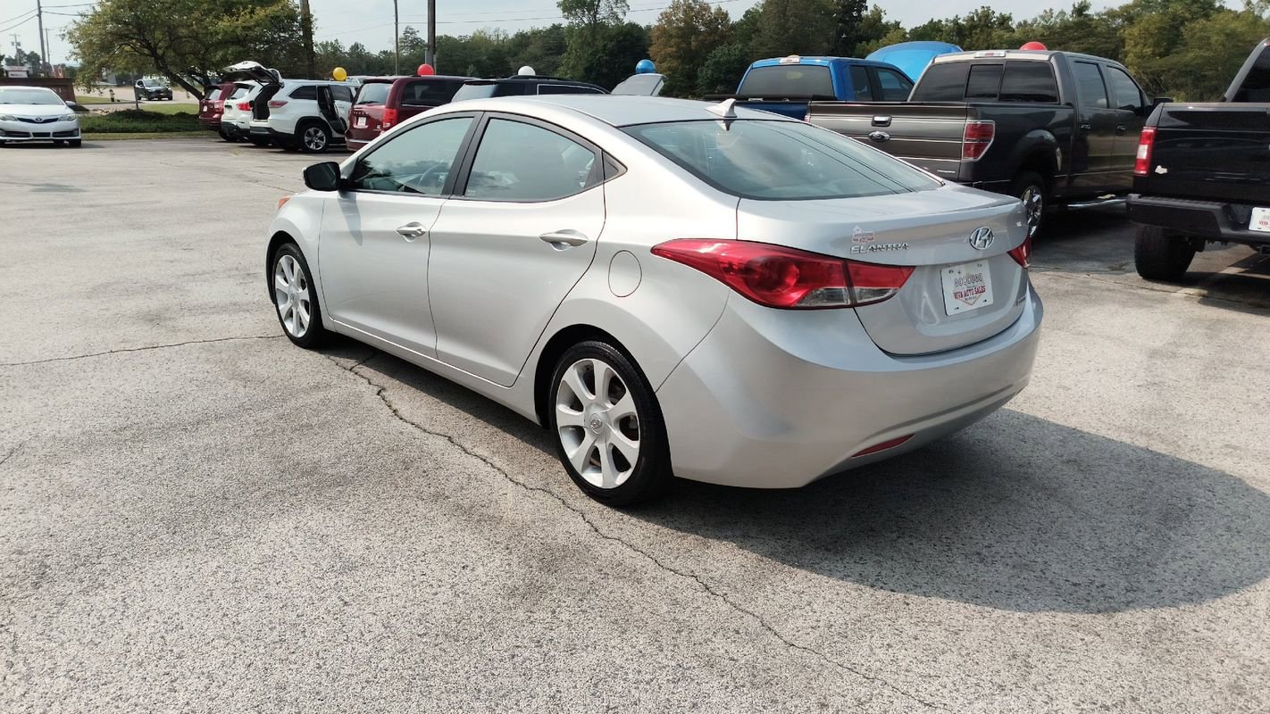 Used 2013 Hyundai Elantra Limited image 3