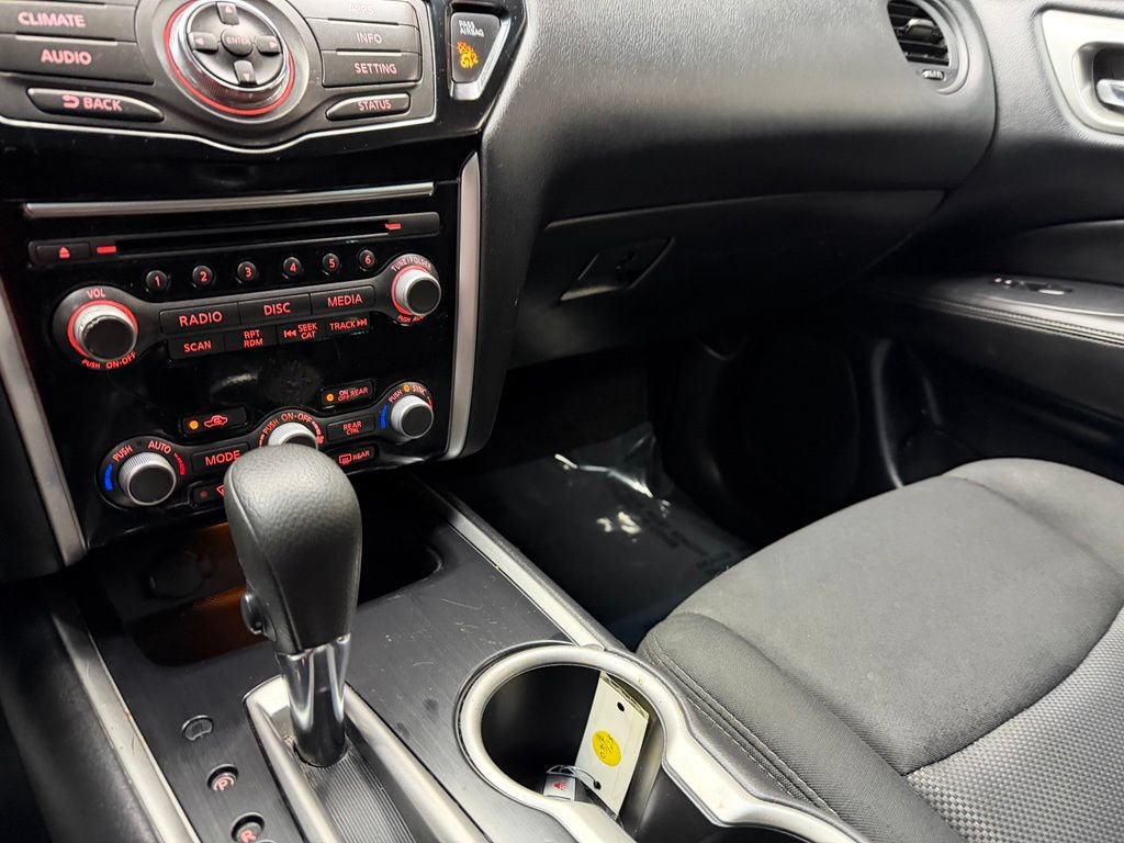 Used 2020 Nissan Pathfinder S AWD/4WD image 26