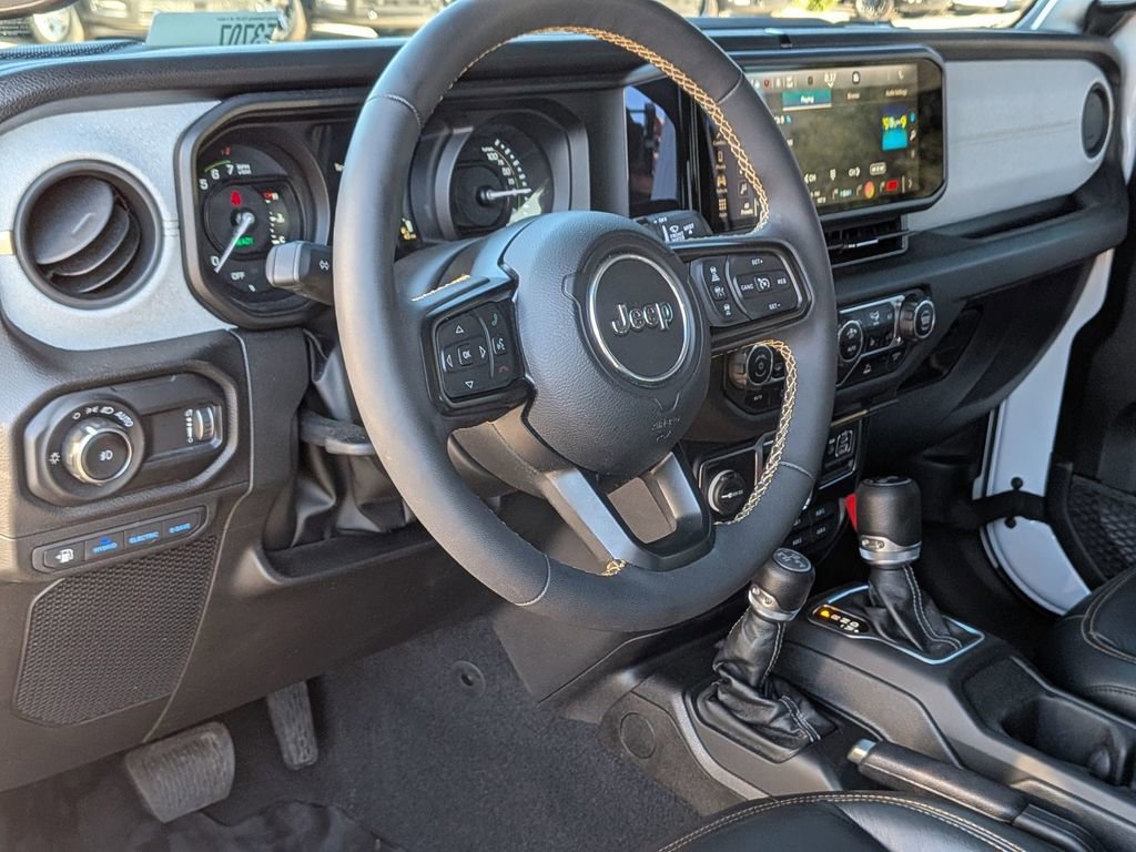 Used 2024 Jeep Wrangler Unlimited image 32