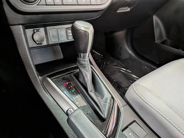 Used 2015 Toyota Corolla LE FWD image 17