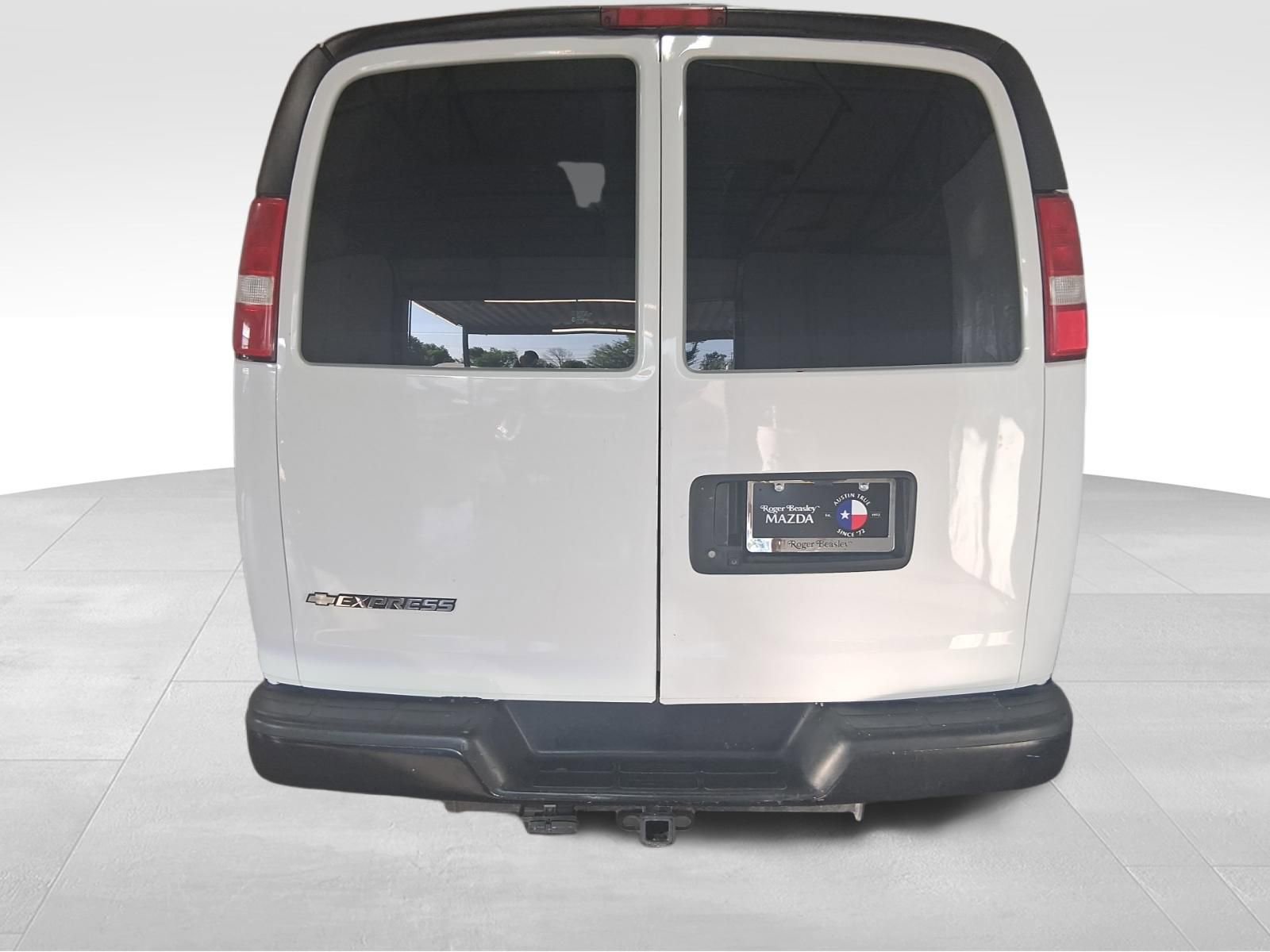 Used 2020 Chevrolet Express 2500 Extended w/ Driver Convenience Package image 7