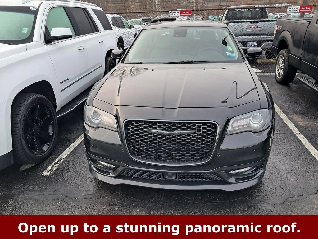 Used 2023 Chrysler 300 Touring L w/ Popular Equipment Group image 5