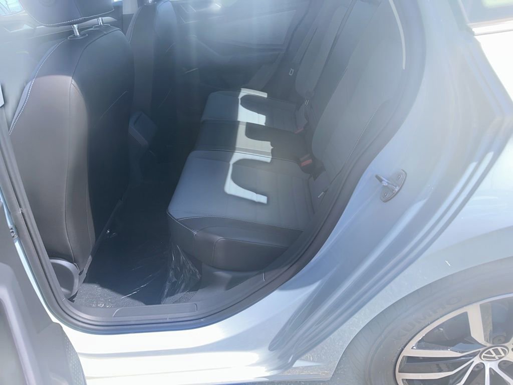 New 2026 Volkswagen Jetta SE FWD image 26