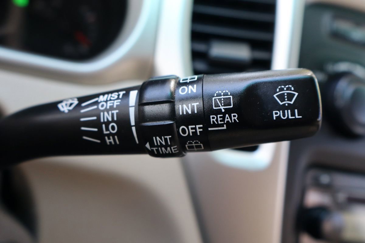 Used 2005 Toyota Highlander 2WD V6 w/ 3rd Row image 31