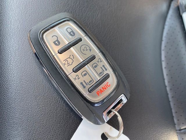 Used 2024 Chrysler Pacifica Touring-L image 23