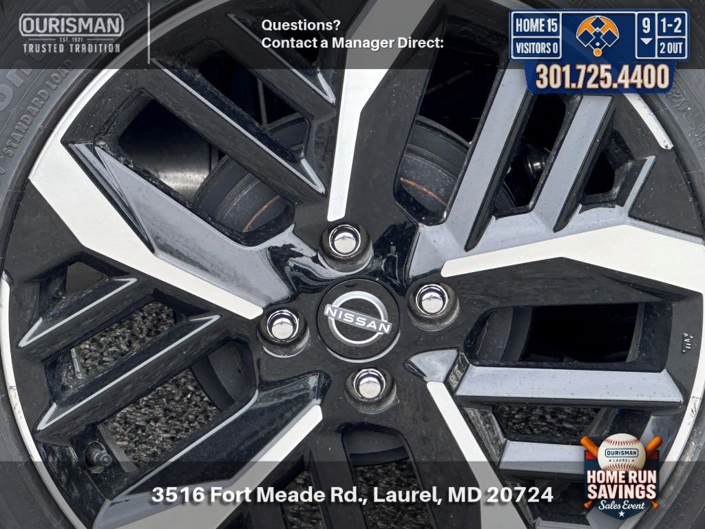 New 2025 Nissan Versa SR w/ Trunk Package FWD image 4