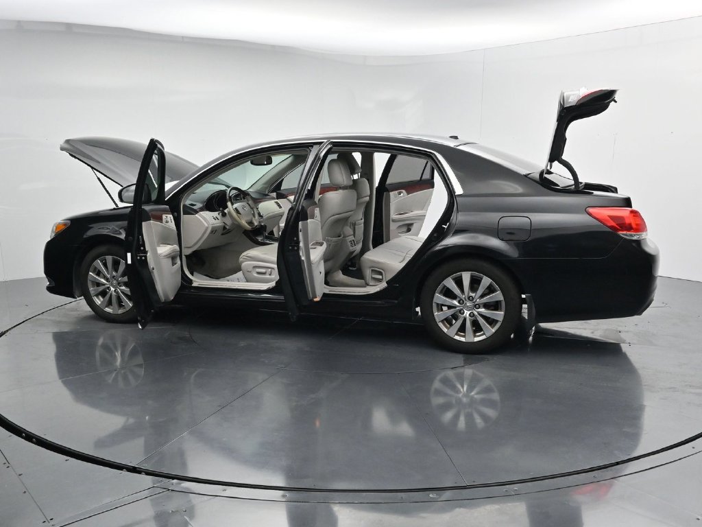 Used 2011 Toyota Avalon Limited FWD image 38