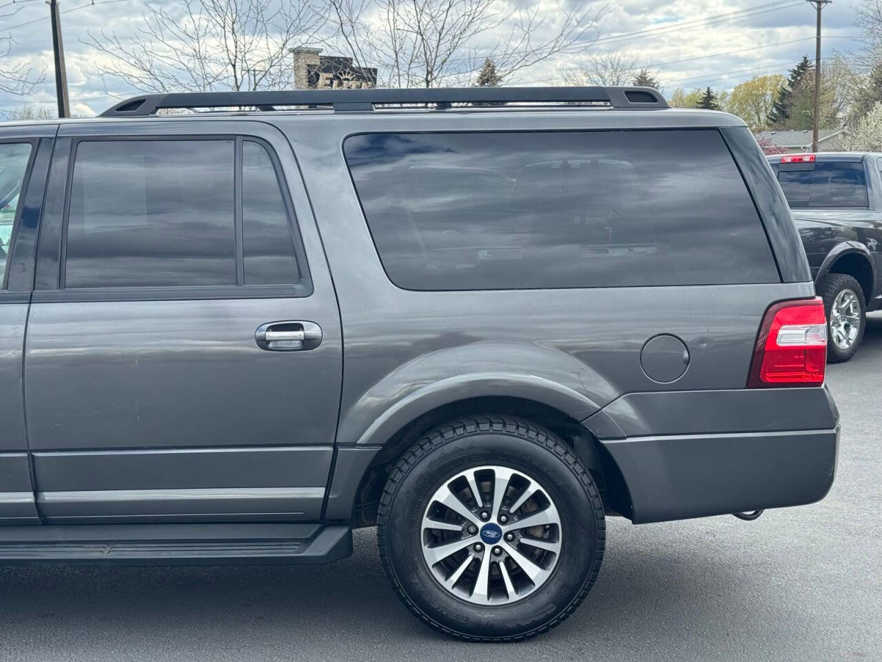 Used 2016 Ford Expedition EL XLT AWD/4WD image 10