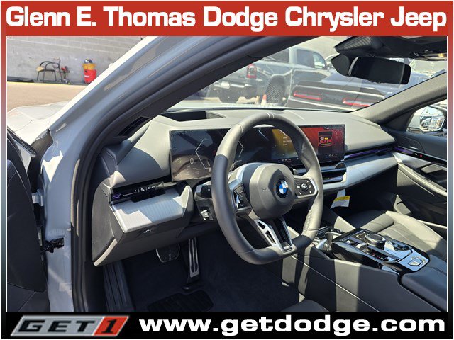 Used 2025 BMW 530i w/ M Sport Package RWD image 13