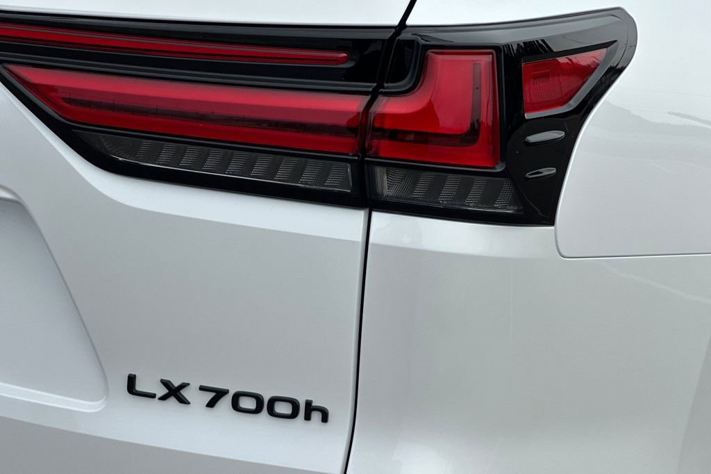 New 2026 Lexus LX 700h Luxury image 28
