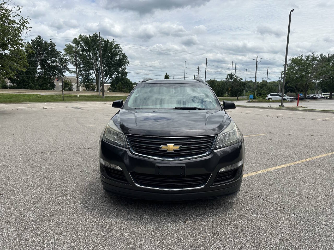 Used 2016 Chevrolet Traverse LS FWD image 2