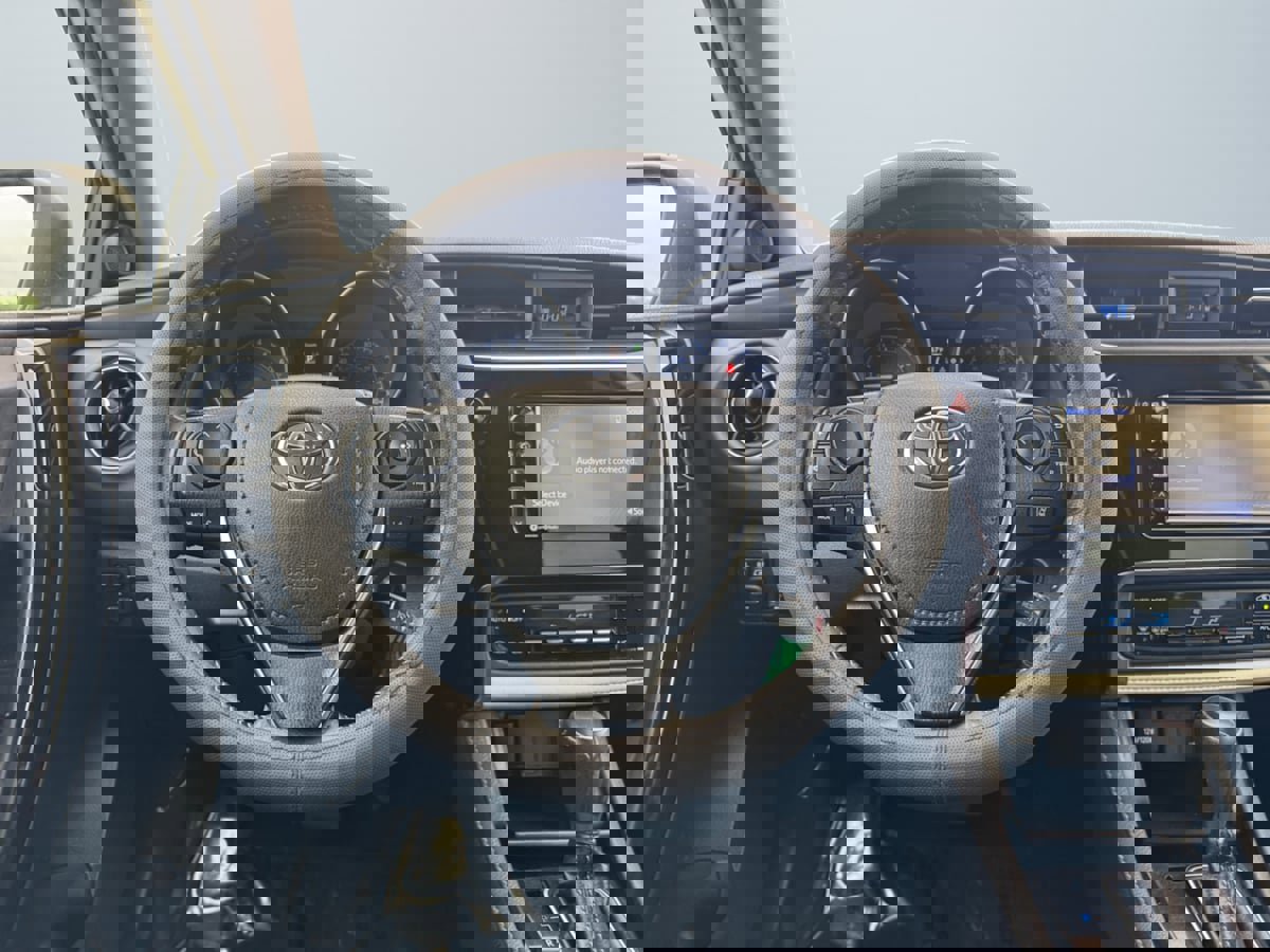 Used 2017 Toyota Corolla iM FWD image 11