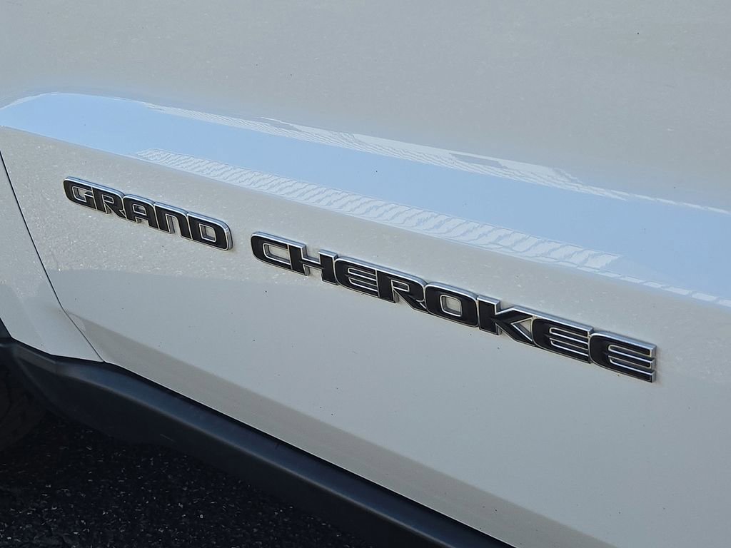 Used 2021 Jeep Grand Cherokee Limited image 31