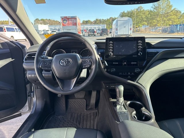 Used 2024 Toyota Camry SE image 13