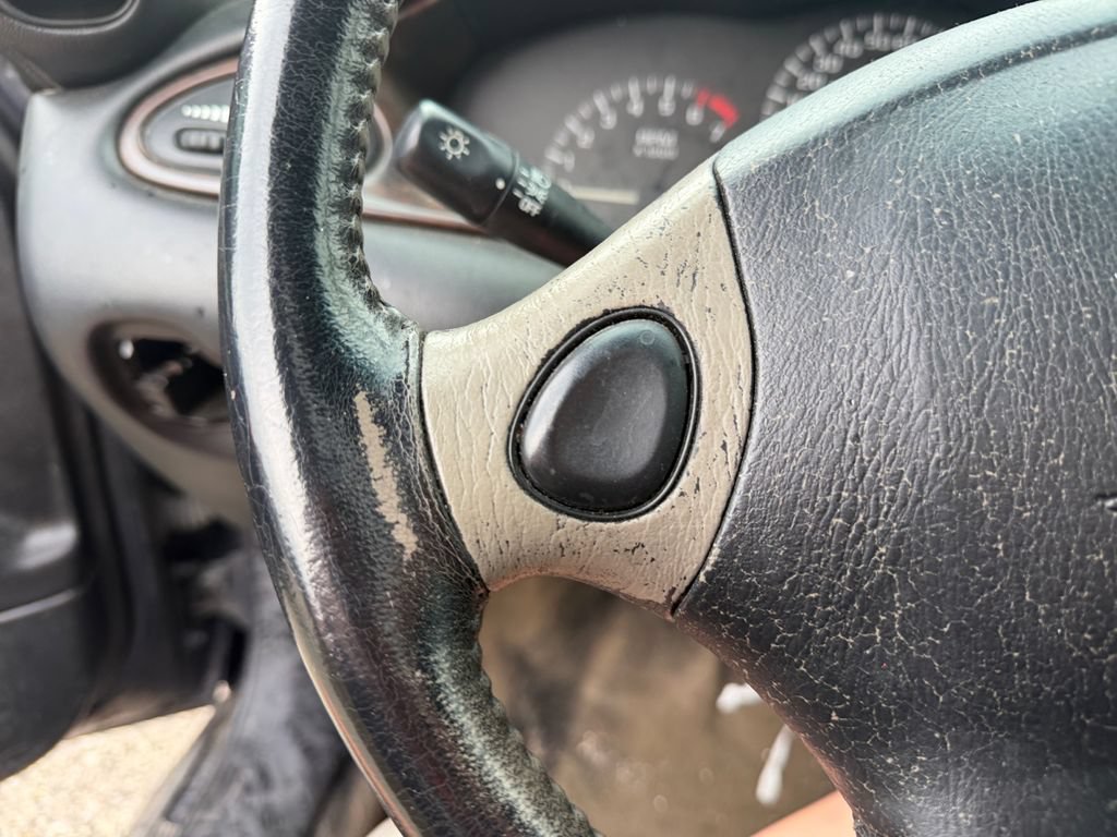 Used 1999 Chevrolet Malibu LS FWD image 16