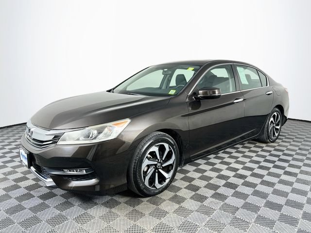 Used 2016 Honda Accord EX image 2