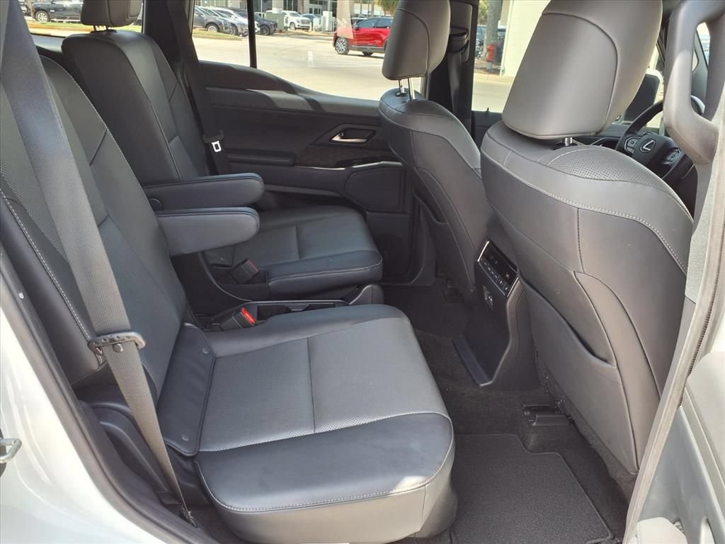 Used 2024 Lexus GX 550 w/ Cold Area Package AWD/4WD image 10