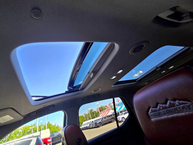 Used 2021 Chevrolet Traverse High Country w/ LPO, Floor Liner Package AWD/4WD image 10
