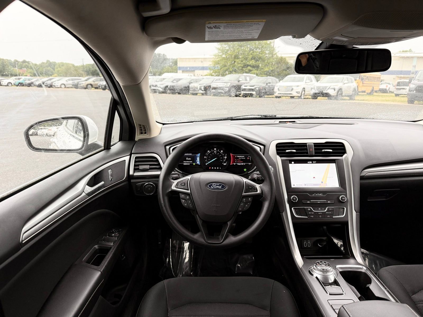 Used 2019 Ford Fusion SE FWD image 24