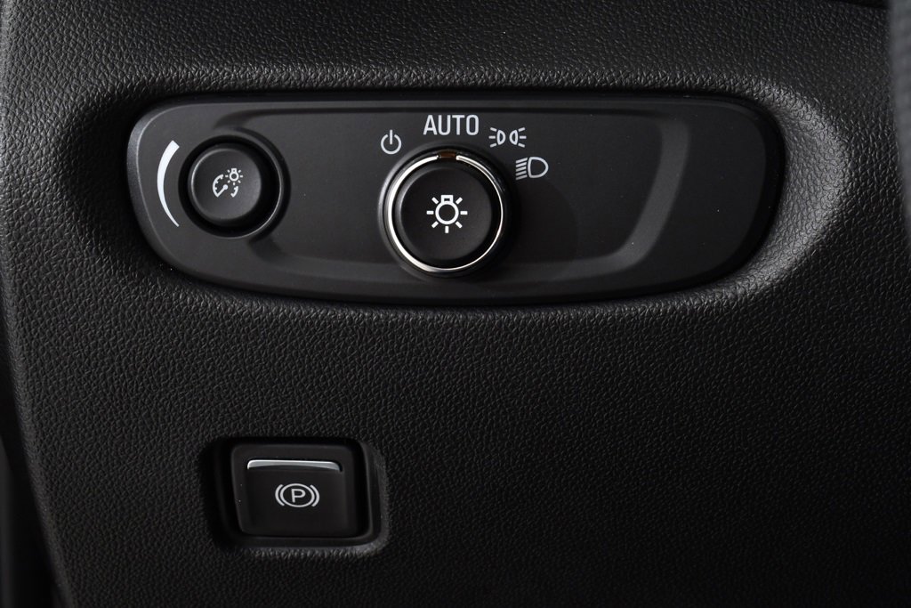 Used 2021 Chevrolet Blazer LT image 32