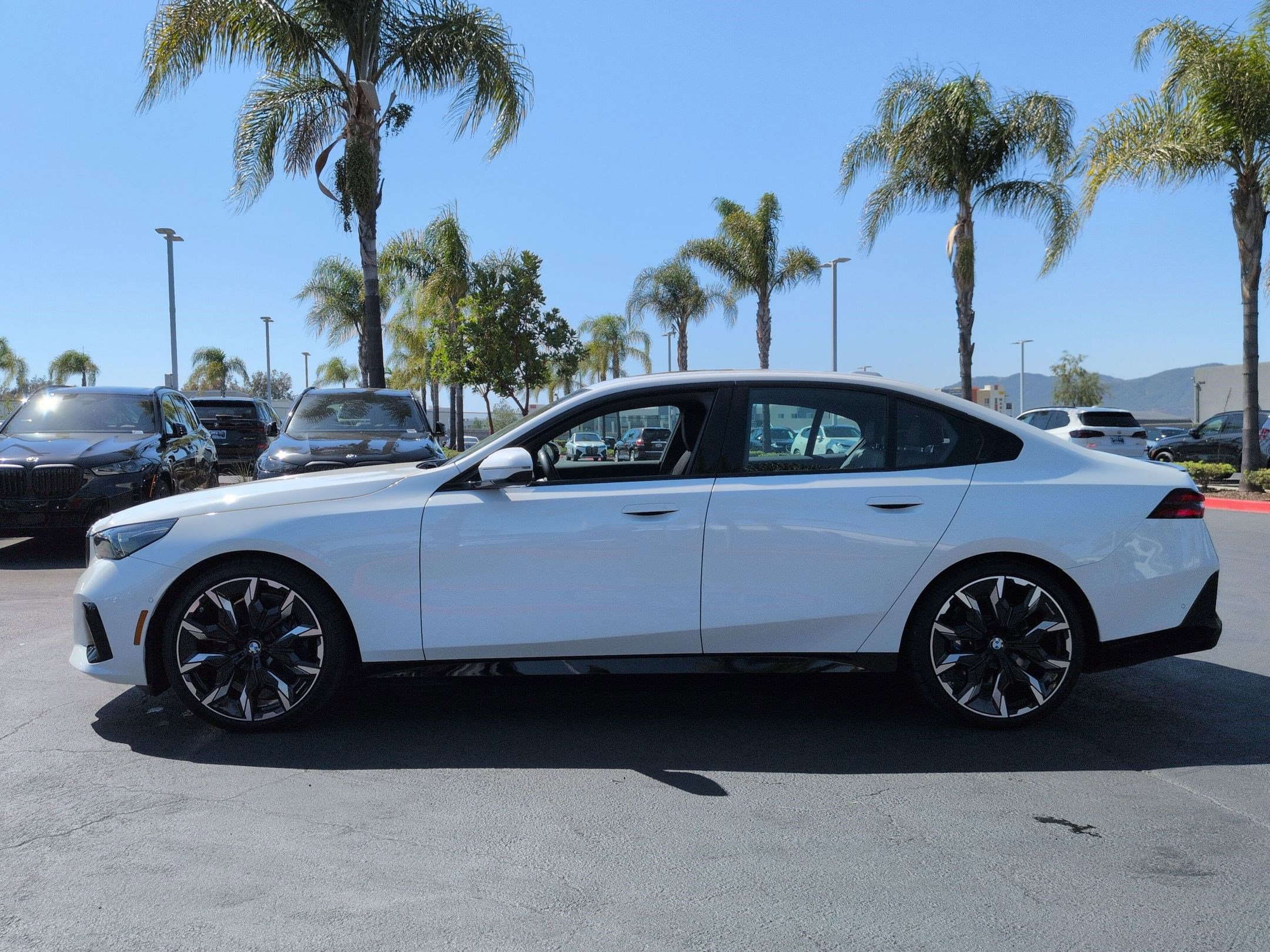 Used 2026 BMW i5 eDrive40 w/ M Sport Package RWD image 7