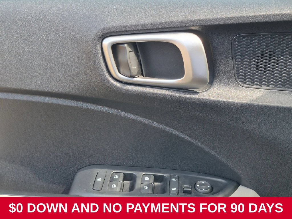 Used 2025 Hyundai Venue SEL FWD image 13