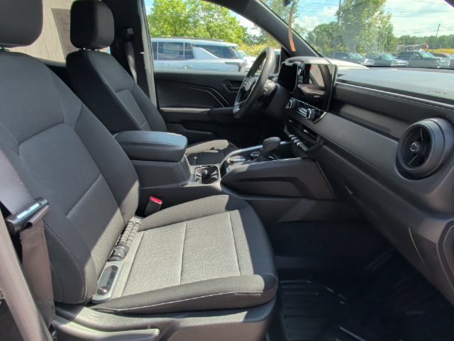 Used 2023 Chevrolet Colorado Trail Boss w/ Technology Package AWD/4WD image 35