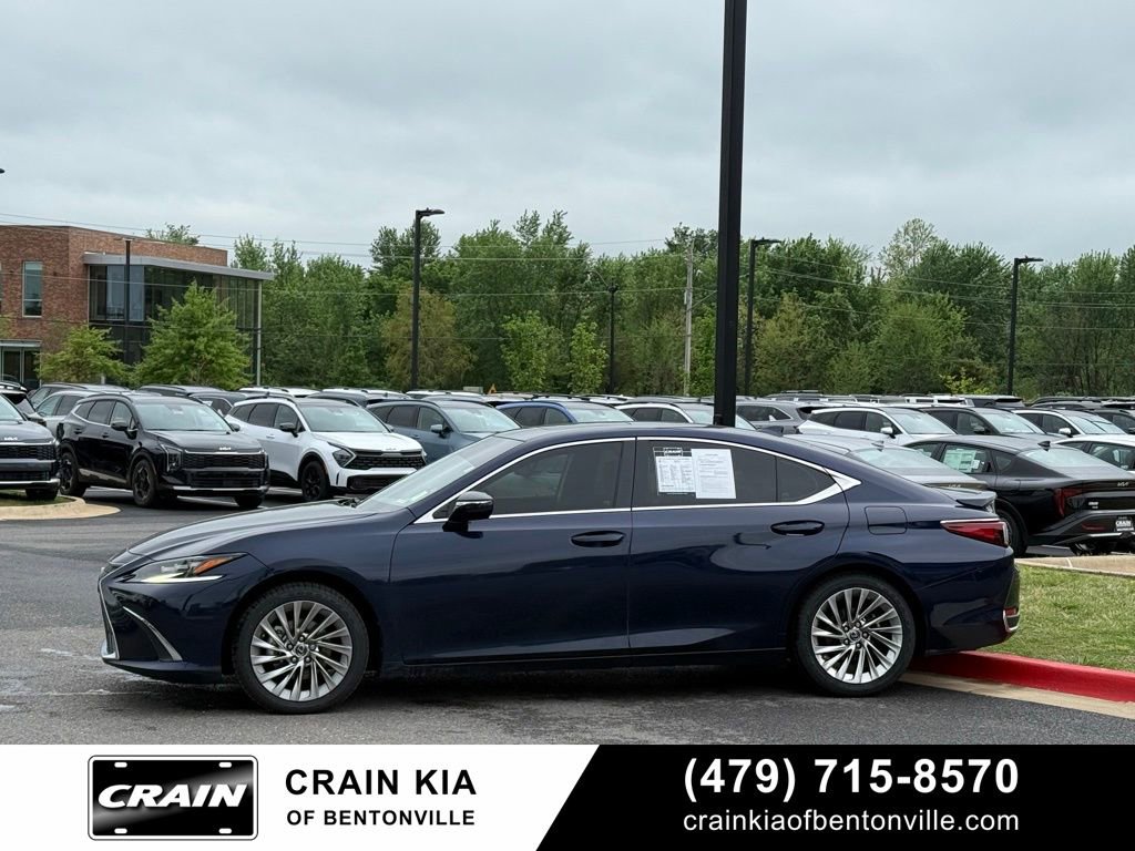 Used 2023 Lexus ES 300h w/ Accessory Package (Z2) FWD image 4
