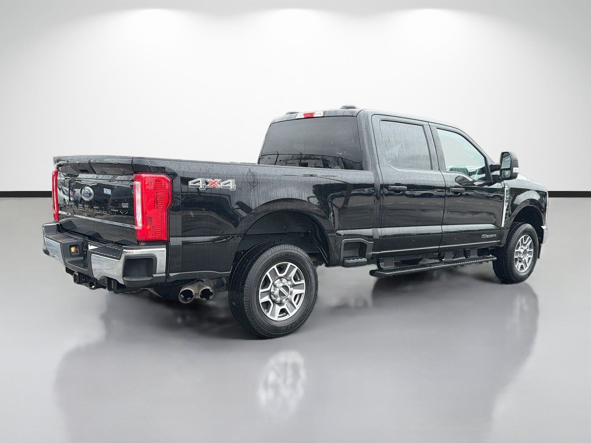 Used 2025 Ford F250 XLT AWD/4WD image 3