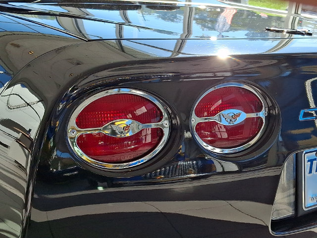 Used 2001 Chevrolet Corvette Convertible w/ Preferred Equipment Group2 RWD image 10