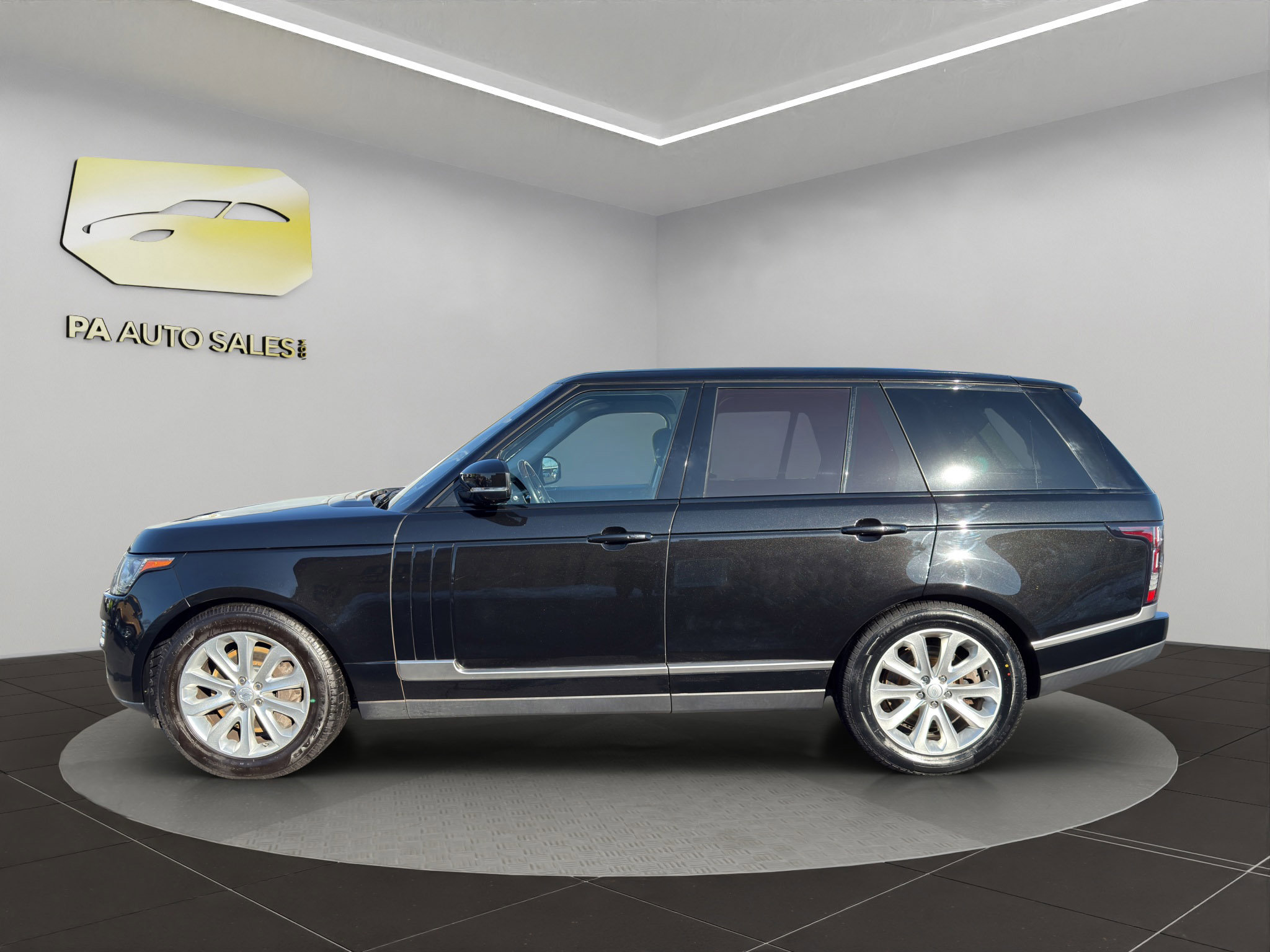 Used 2016 Land Rover Range Rover HSE image 4