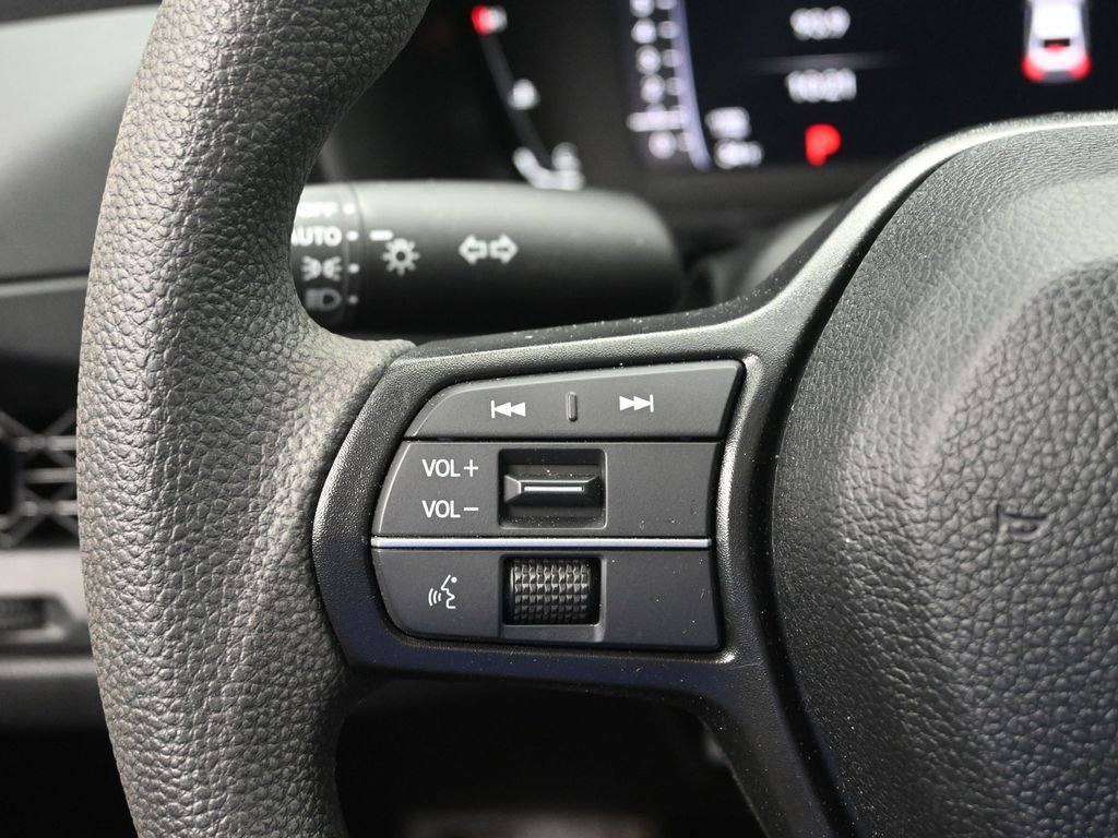 Used 2025 Honda Accord SE image 11